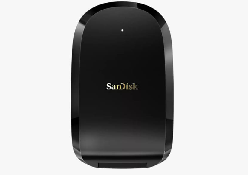 WD CFExpress Card Reader/Writer