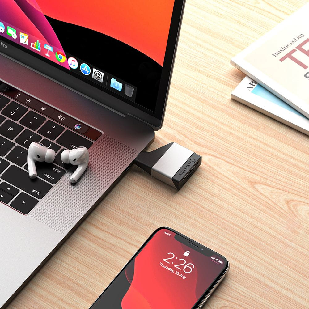 Alogic Ultra Mini USB-C (M) to SD and MicroSD (F) Adapter