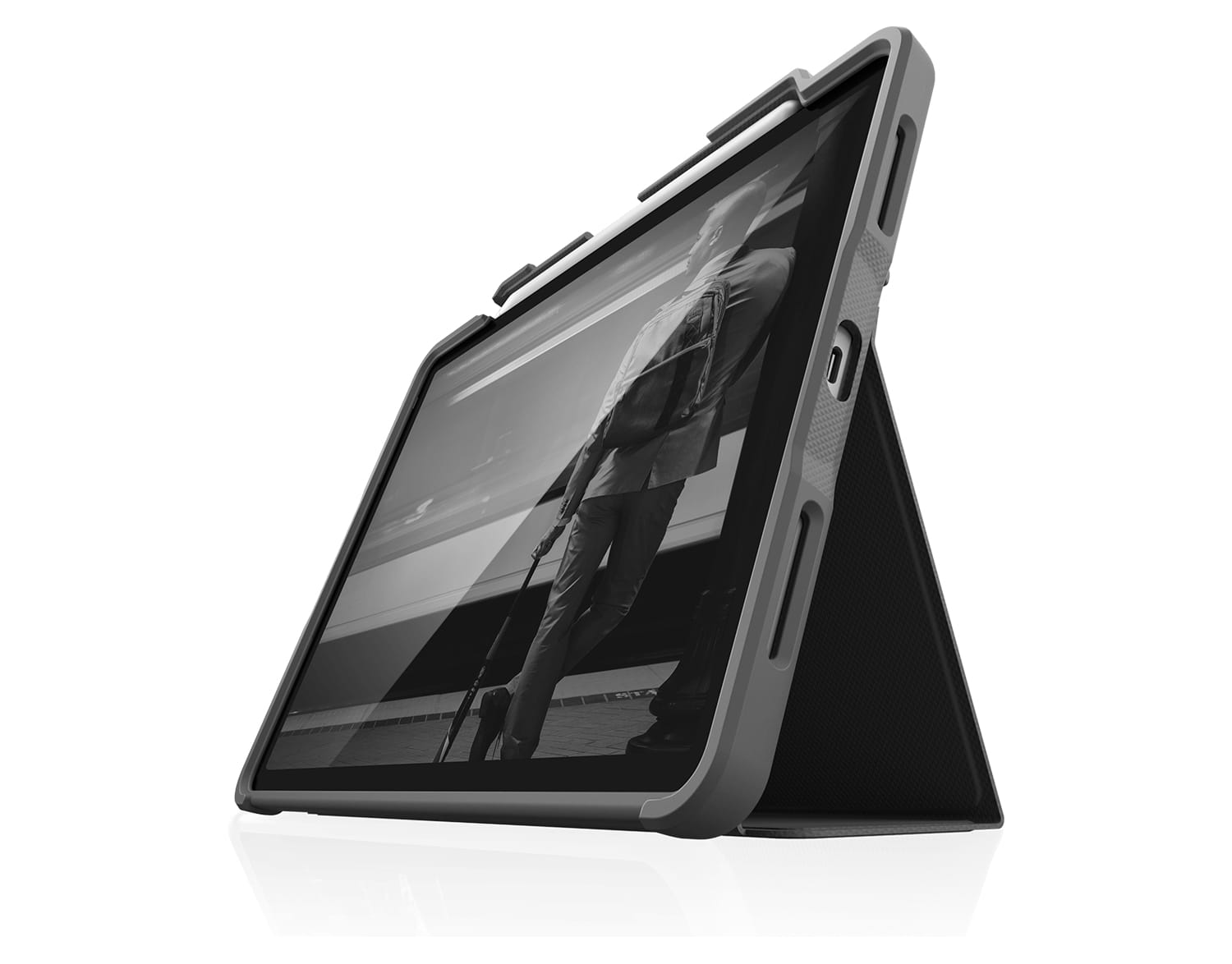 STM Dux Plus iPad Pro 11" 3/2/1Gen- Black
